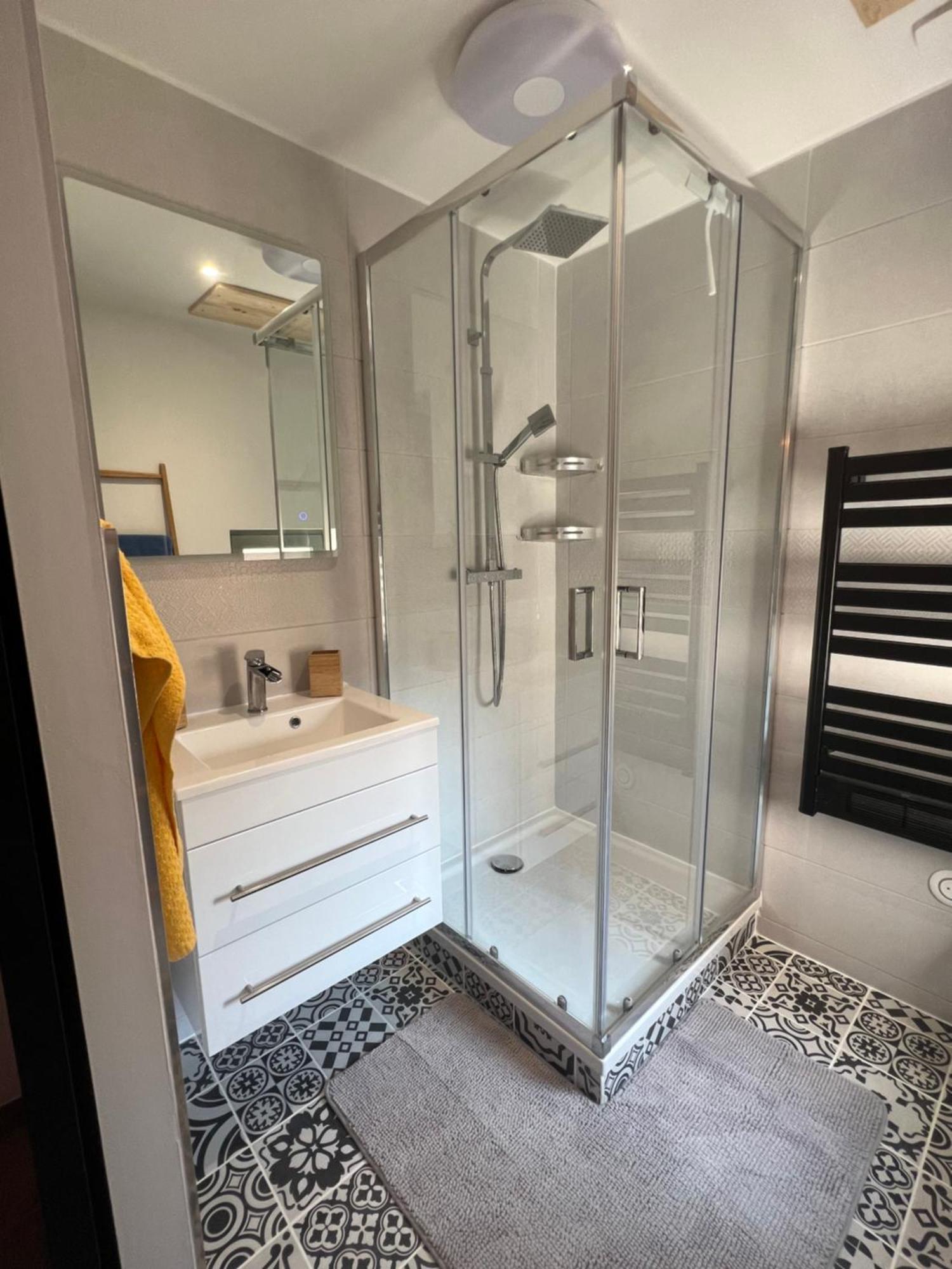 Le Cosy Apartment Crest Bagian luar foto